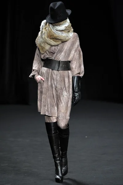 Look 3